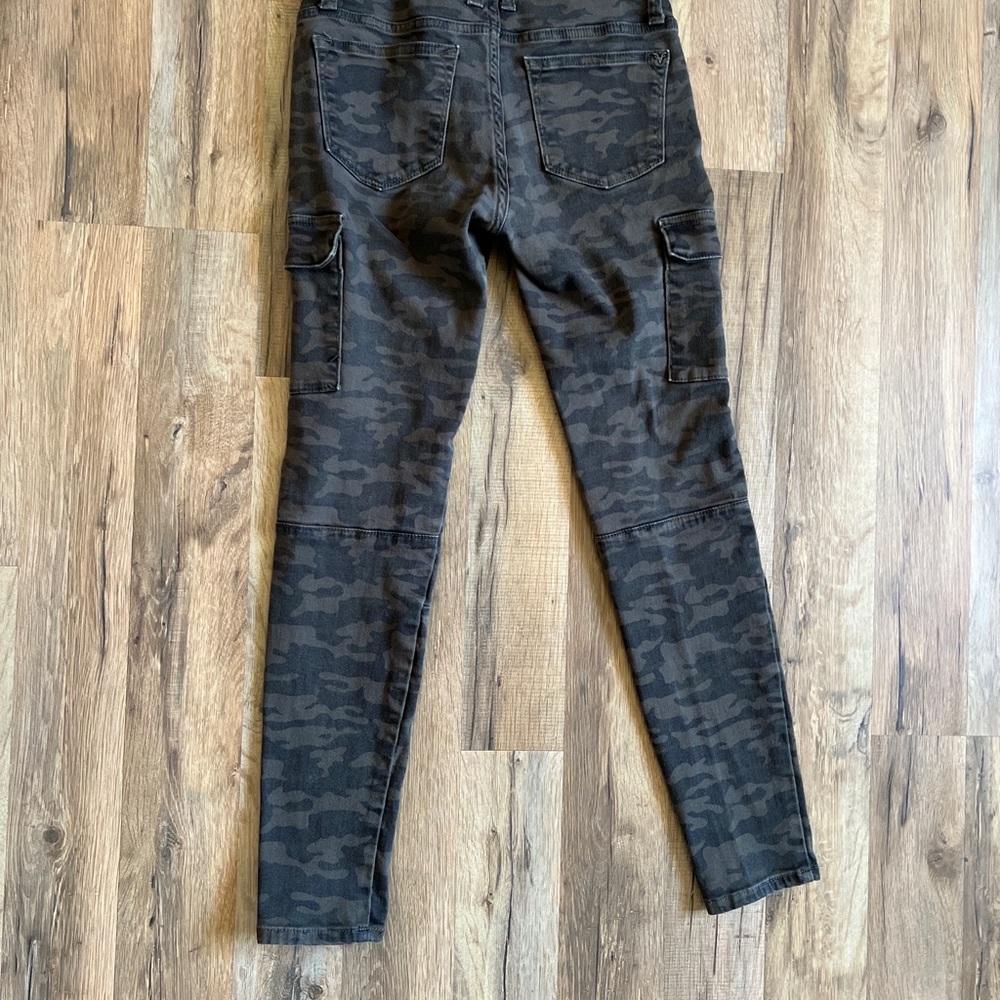 Vigoss Women's Skinny Camouflage Jeans - Picture 7 of 7